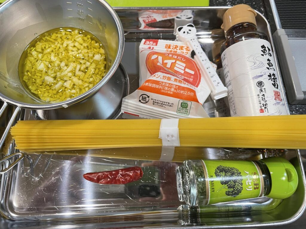 ペペロンチーノの材料一覧。ハイミーと魚醤が特徴
